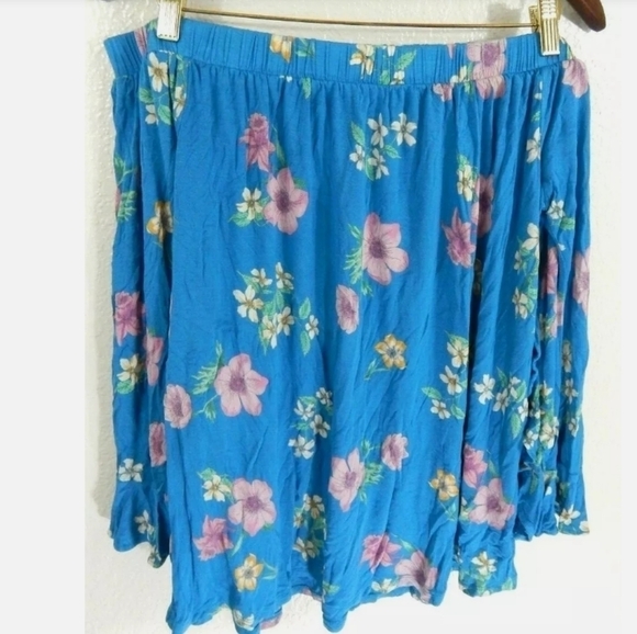 Lane Bryant Blue Floral Off Shoulder Ruffle Sleeve Top - Picture 3 of 5